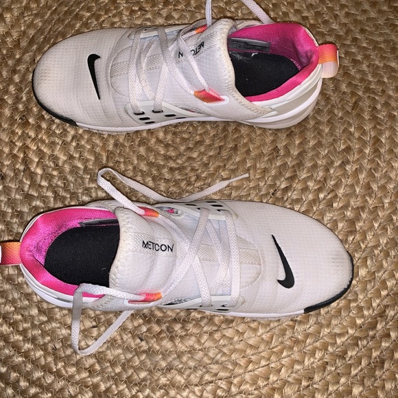 Nike Shoes - Ladies | size 7 | NIKE | METCONS 💗🖤